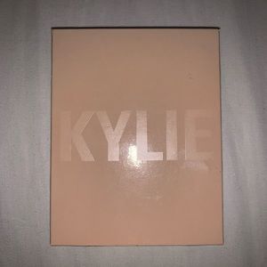 Kylie Cosmetics Makeup - Kylie Cosmetics Highlighter - Sated Caramel Kylie Cosmetics Makeup - Kylie Cosmetics Highlighter - Sated Caramel